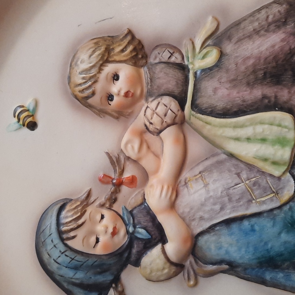 Vintage 1980 M.J. Hummel Plate - Picture 3 of 4